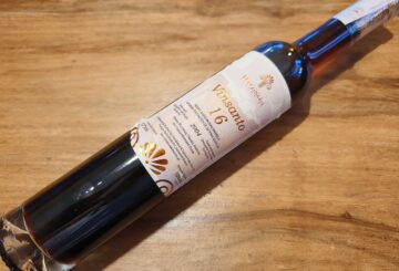 Hatzidakis Winery Vinsanto 16 Years Aged in Oak Barrels 2004
