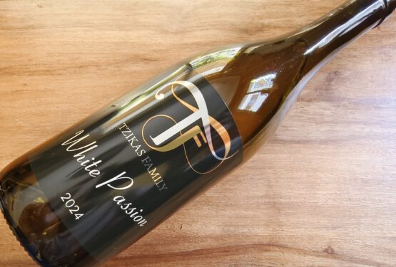 Tzikas Family White Passion Vidiano – Asyrtiko 2024